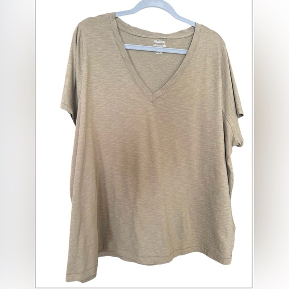 Madewell Women’s Green V-Neck Tee NWOT - Picture 1 of 2